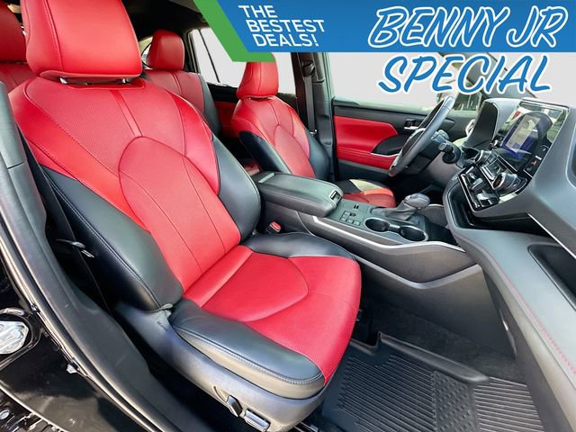 Used 2024 Toyota Highlander XSE image 28