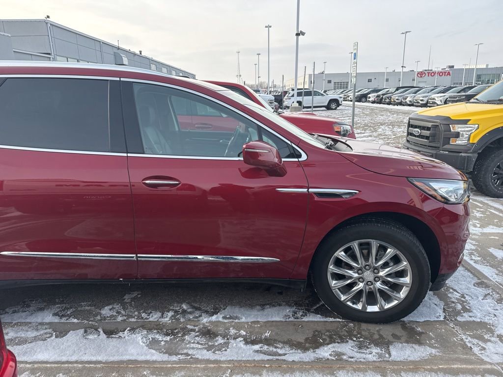 Used 2020 Buick Enclave Premium image 11