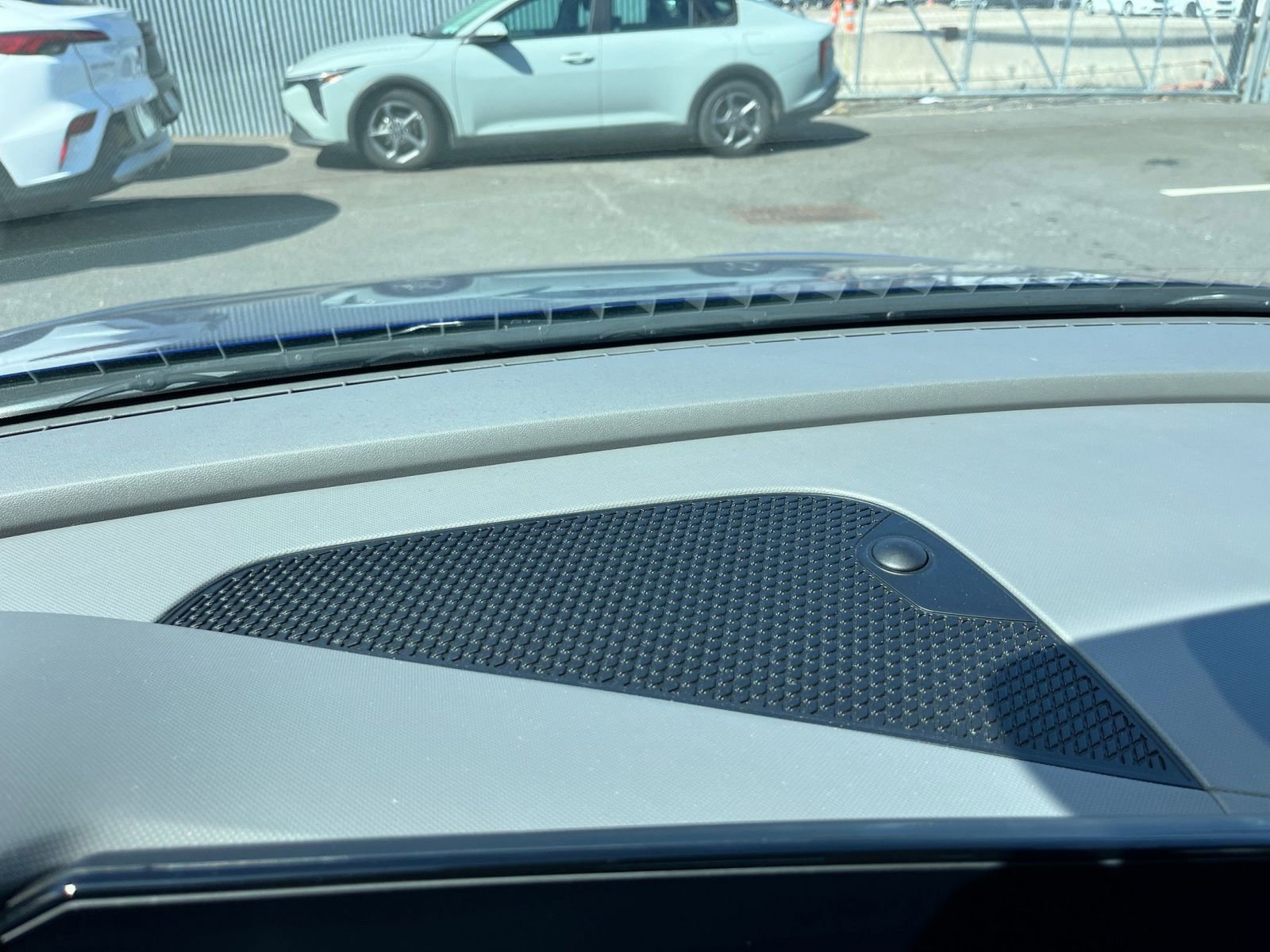 Used 2025 Hyundai Elantra SEL image 17