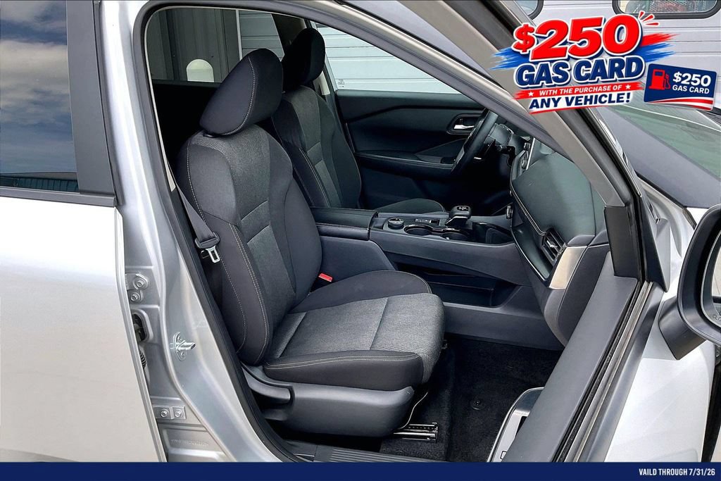 Used 2024 Nissan Rogue SV AWD/4WD image 7