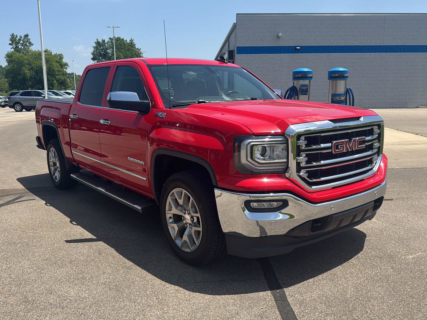Used 2018 GMC Sierra 1500 SLT w/ SLT Premium Package AWD/4WD image 7