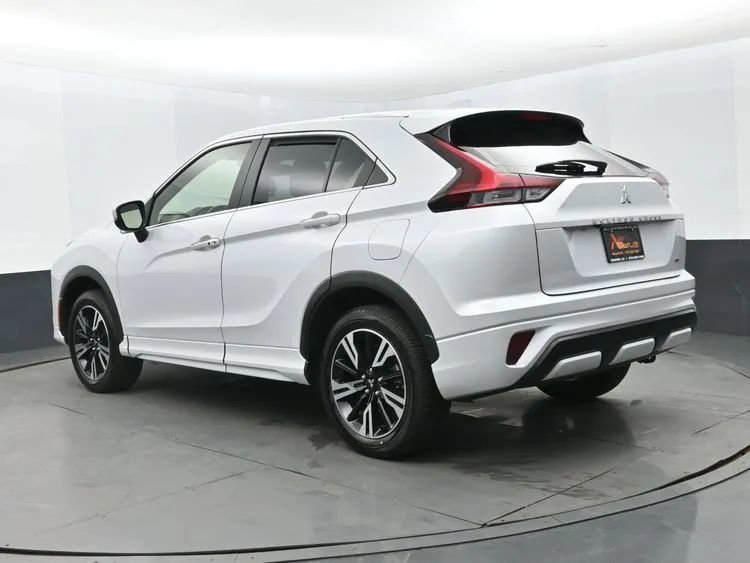 Used 2025 Mitsubishi Eclipse Cross SEL image 9