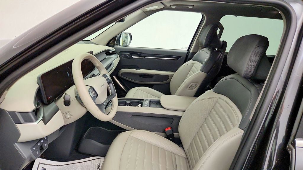 Used 2024 Kia EV9 Land AWD/4WD image 21