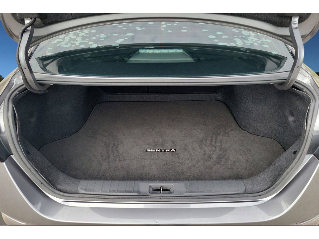 Used 2020 Nissan Sentra SV image 9