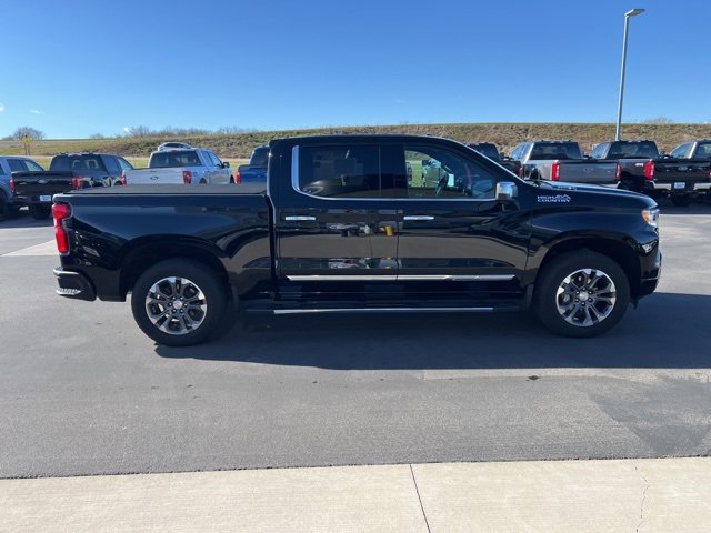 Used 2024 Chevrolet Silverado 1500 High Country w/ Technology Package image 4