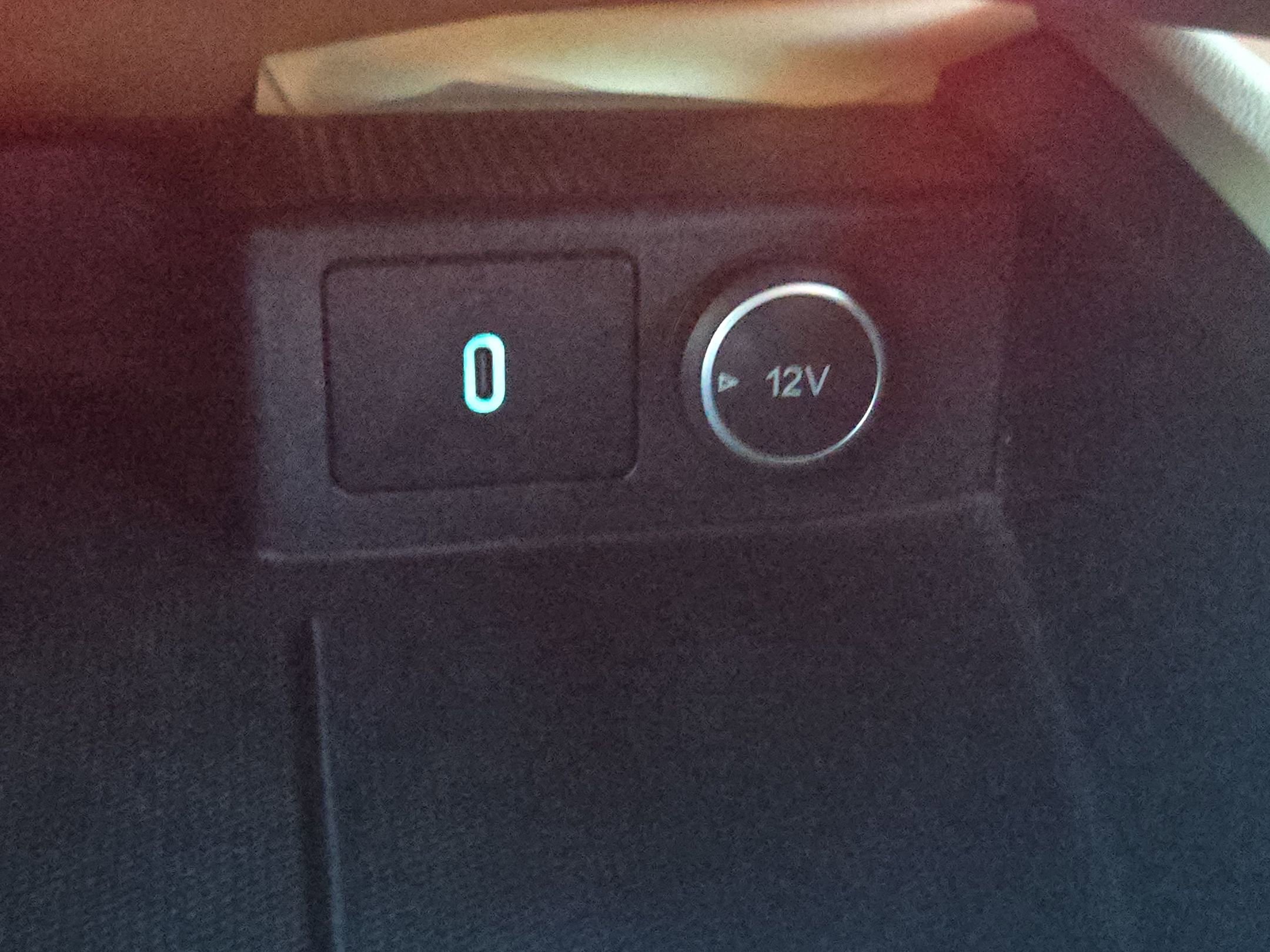 Used 2020 Ford Escape Titanium image 20