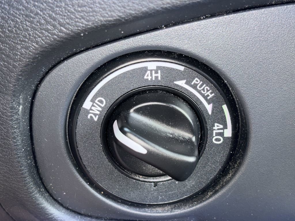 Used 2024 Nissan Frontier PRO-4X w/ Pro Convenience Package AWD/4WD image 8