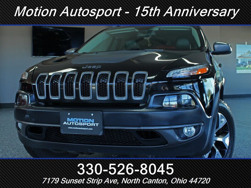 Used 2016 Jeep Cherokee Trailhawk AWD/4WD image 43