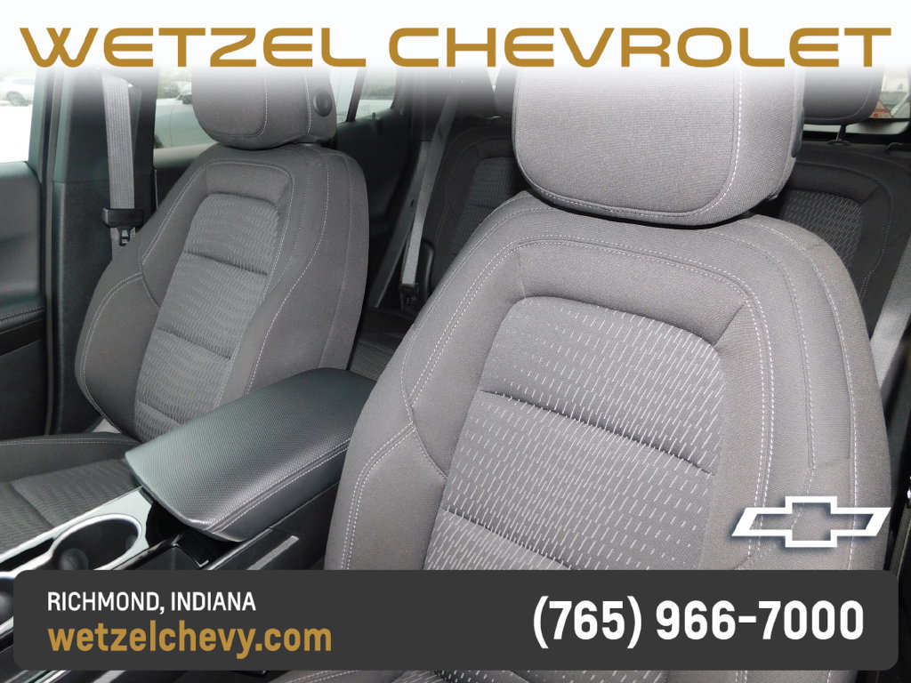 Used 2025 Chevrolet Equinox LT AWD/4WD image 14