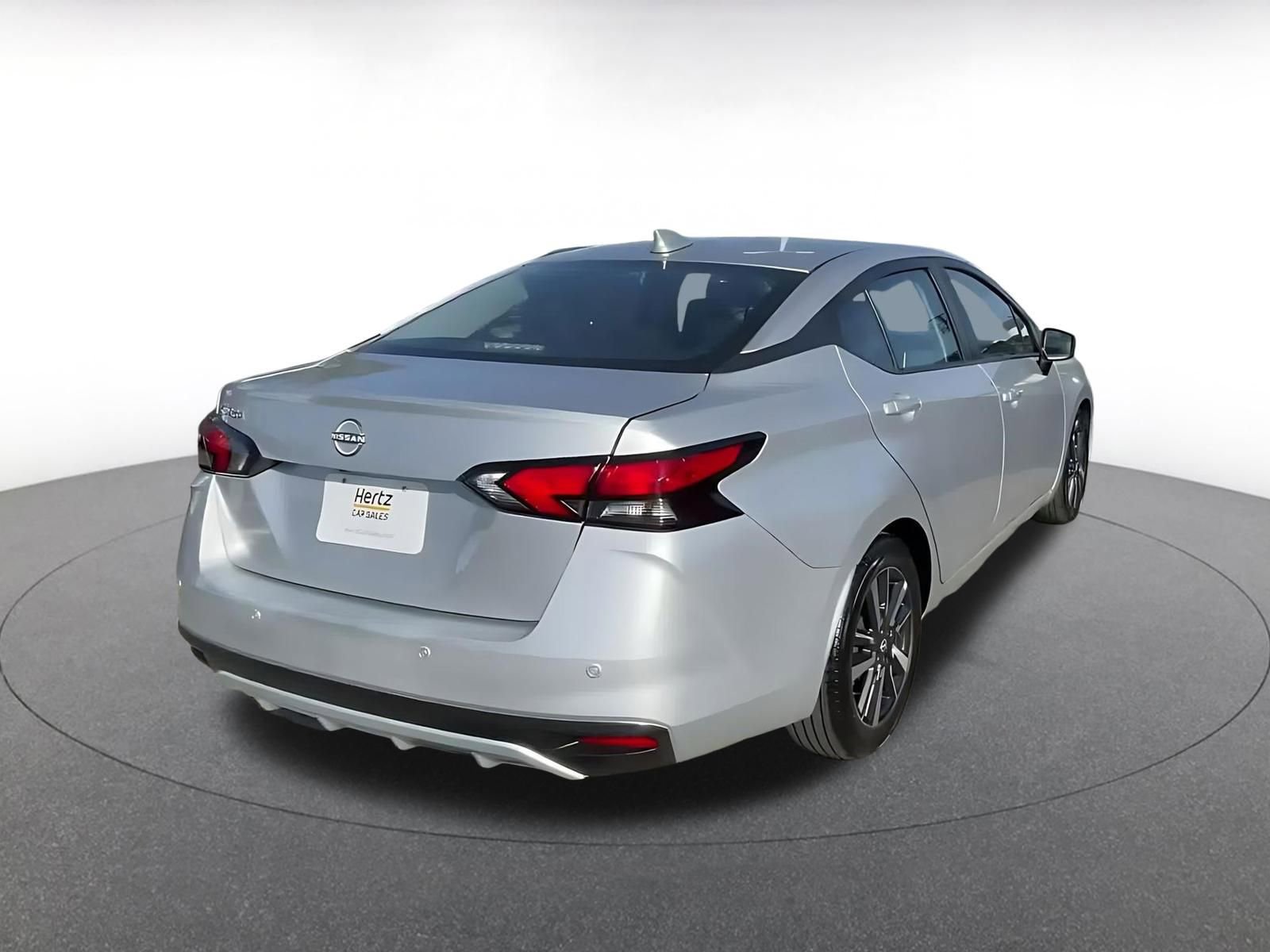 Used 2025 Nissan Versa SV image 14