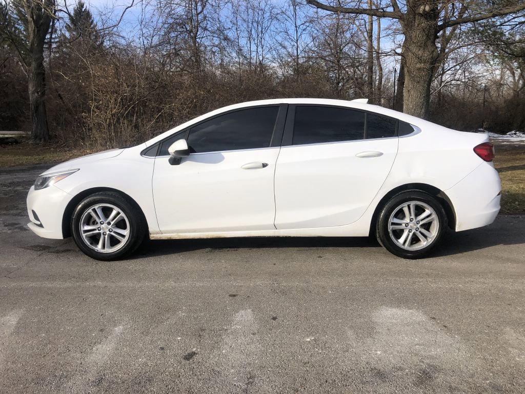 Used 2018 Chevrolet Cruze LT image 16