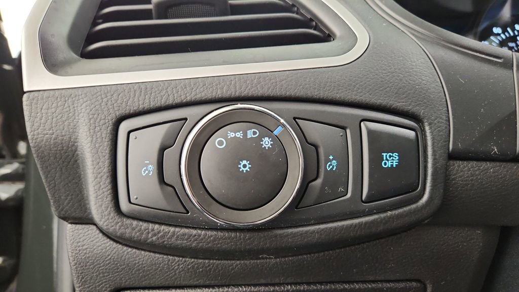 Used 2022 Ford Edge SEL image 23