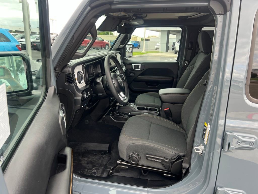 Used 2025 Jeep Wrangler Backcountry 4xe AWD/4WD image 16