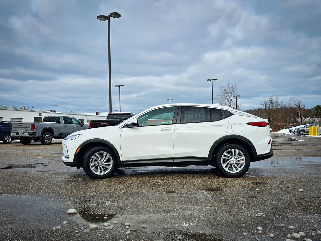 Used 2025 Buick Envista Preferred image 7