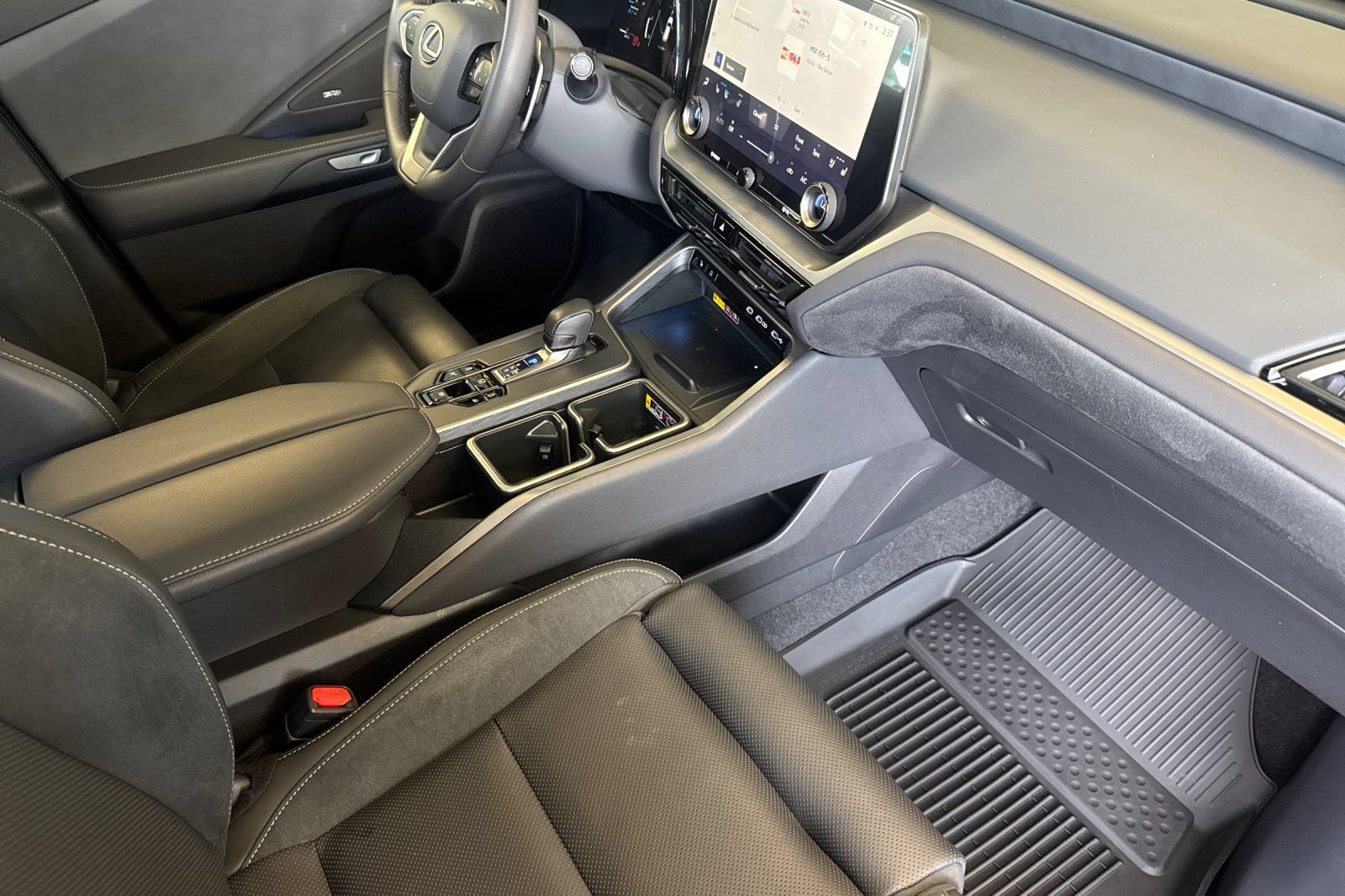 Used 2025 Lexus TX 350 AWD w/ Technology Package image 19