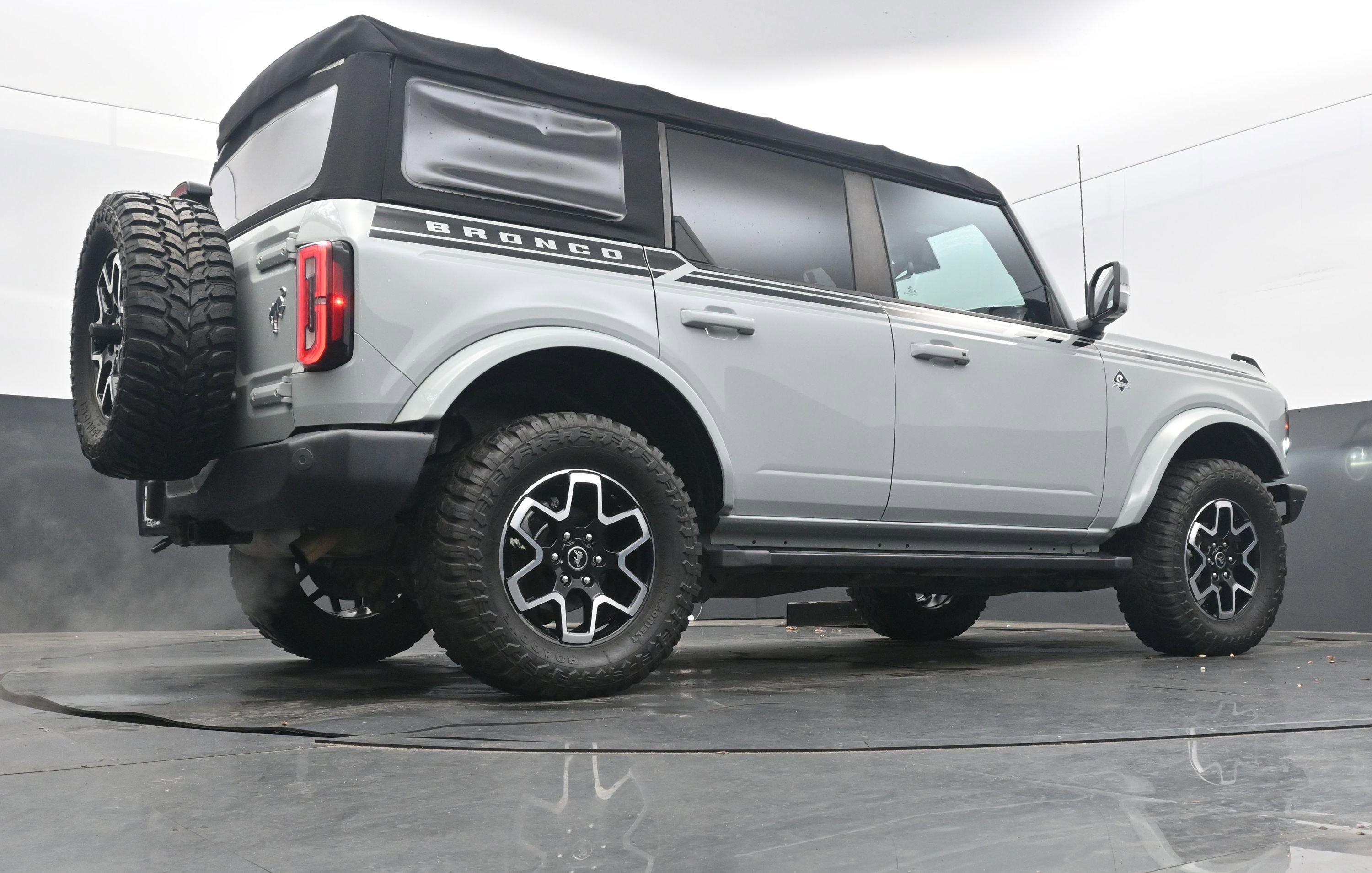 Used 2021 Ford Bronco Outer Banks image 29