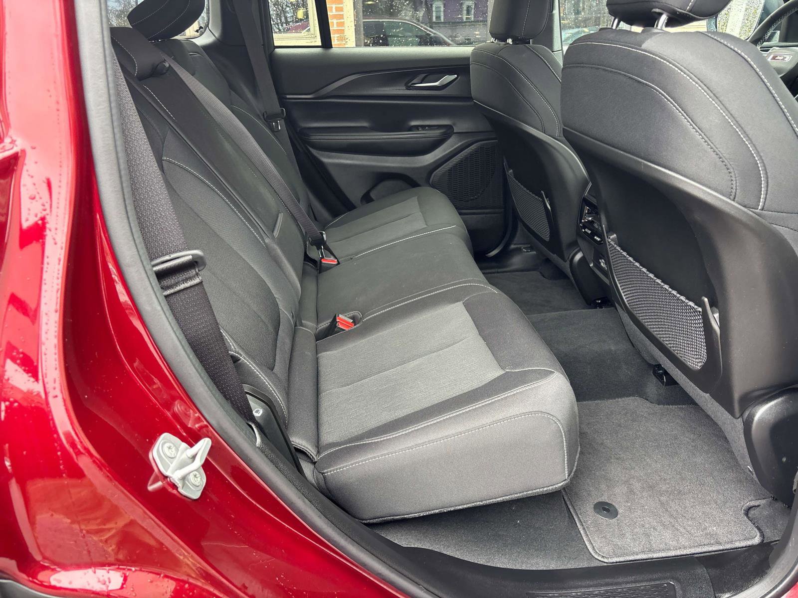 Used 2024 Jeep Grand Cherokee Laredo w/ Trailer Tow Package image 28