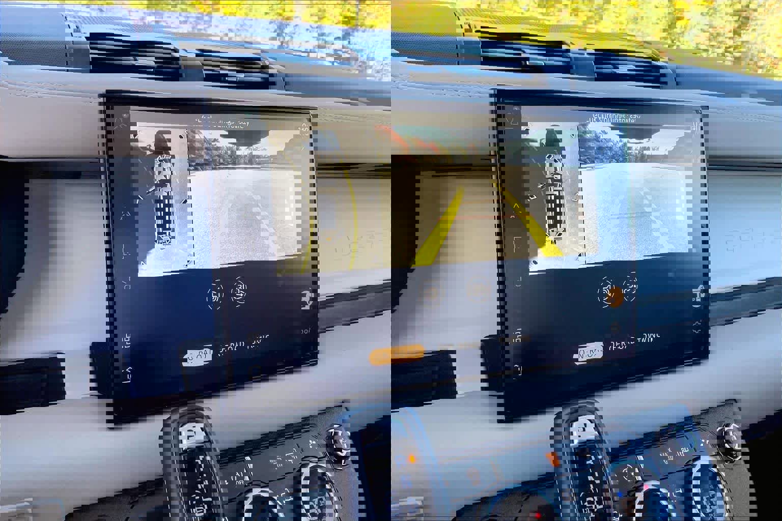 Used 2024 Land Rover Defender 130 S image 26