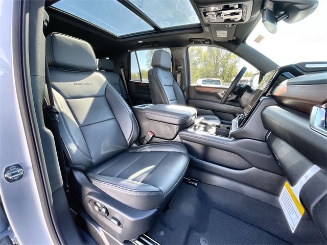 New 2026 GMC Yukon Denali w/ Sun & Power Step Package image 29