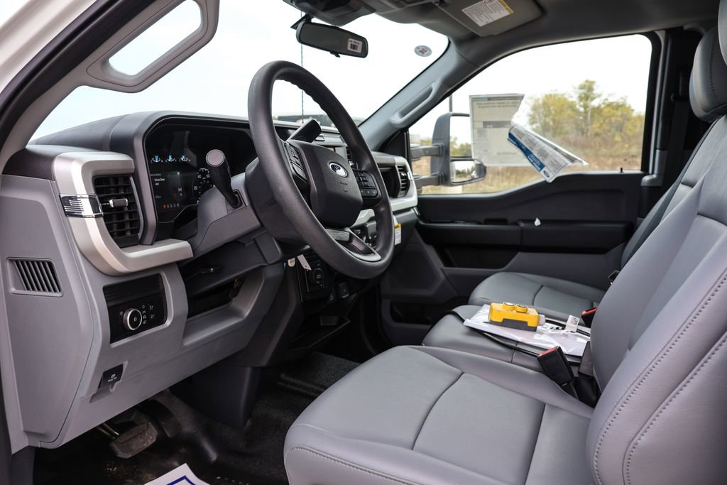 New 2025 Ford F450 XL w/ XL Chrome Package image 23