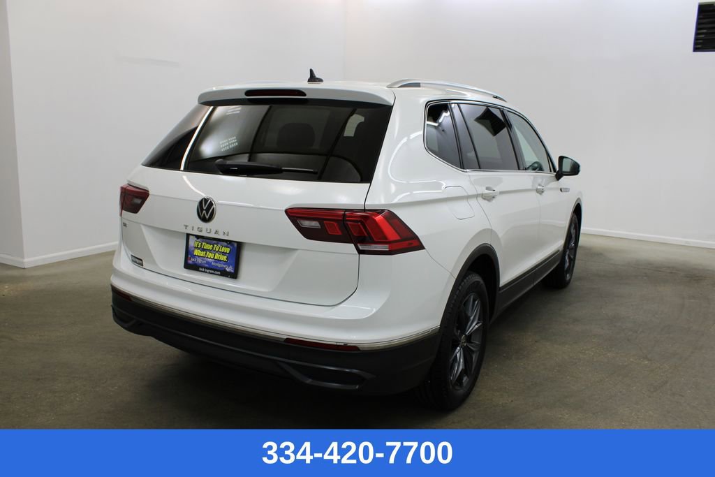 Certified 2023 Volkswagen Tiguan SE w/ Panoramic Sunroof Package image 4