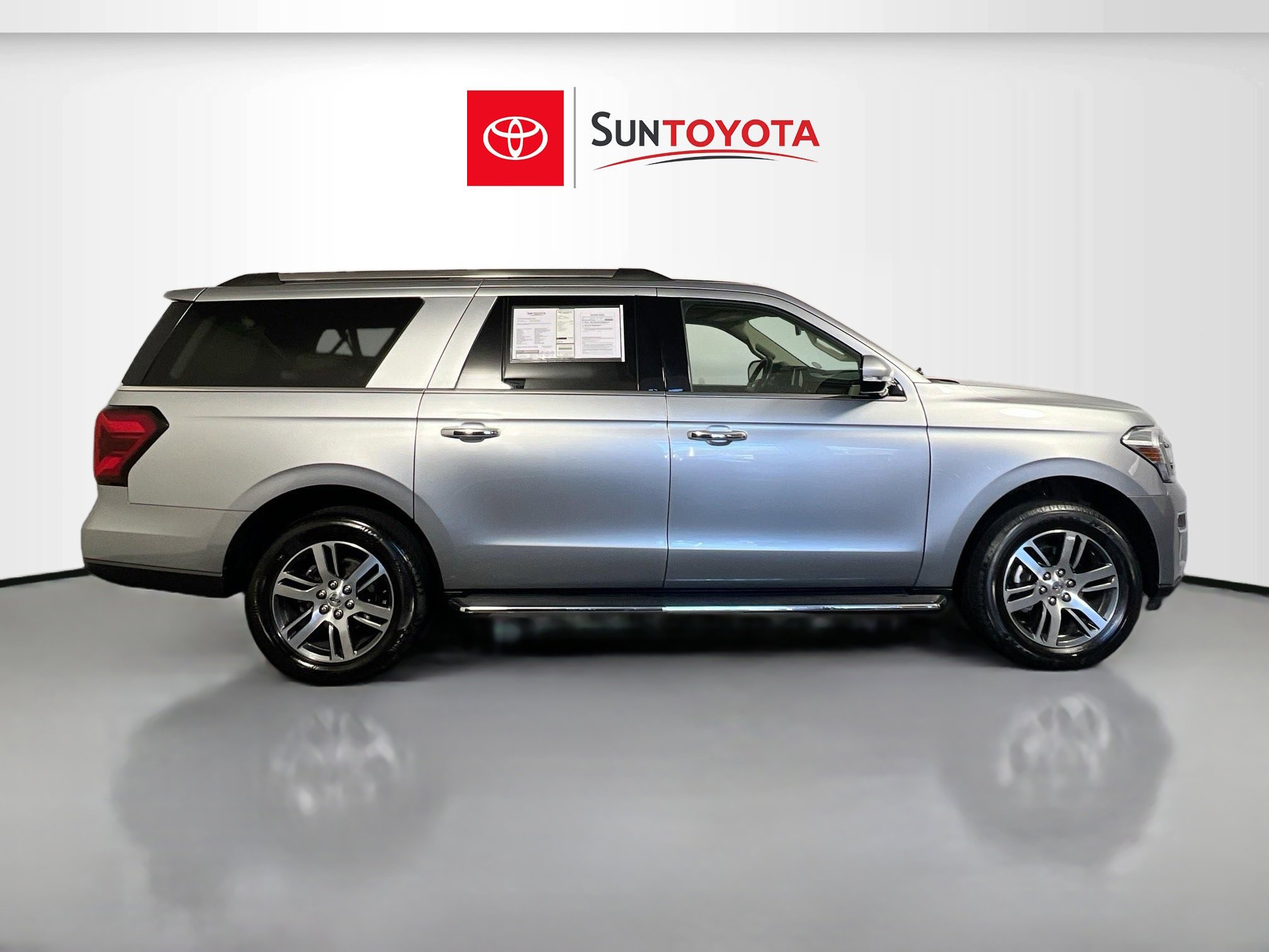 Used 2023 Ford Expedition Max Limited image 2