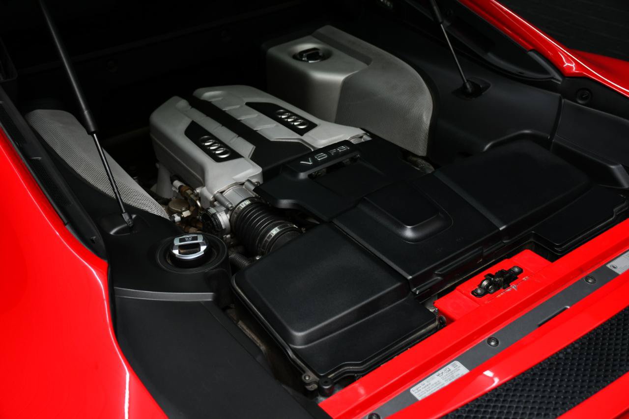 Used 2014 Audi R8 V8 w/ Convenience Package AWD/4WD image 20