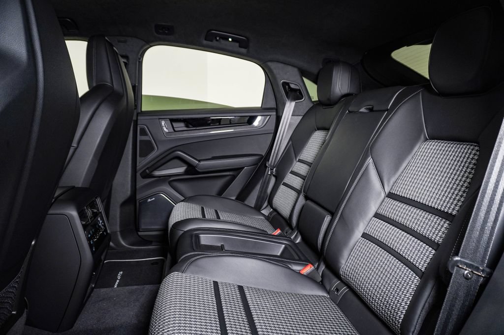 New 2026 Porsche Cayenne GTS AWD/4WD image 17