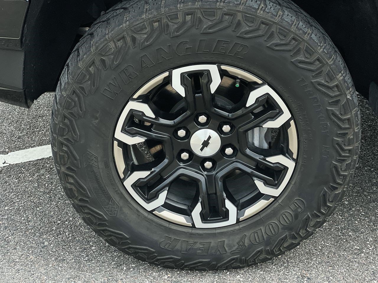 Used 2023 Chevrolet Silverado 1500 ZR2 AWD/4WD image 11