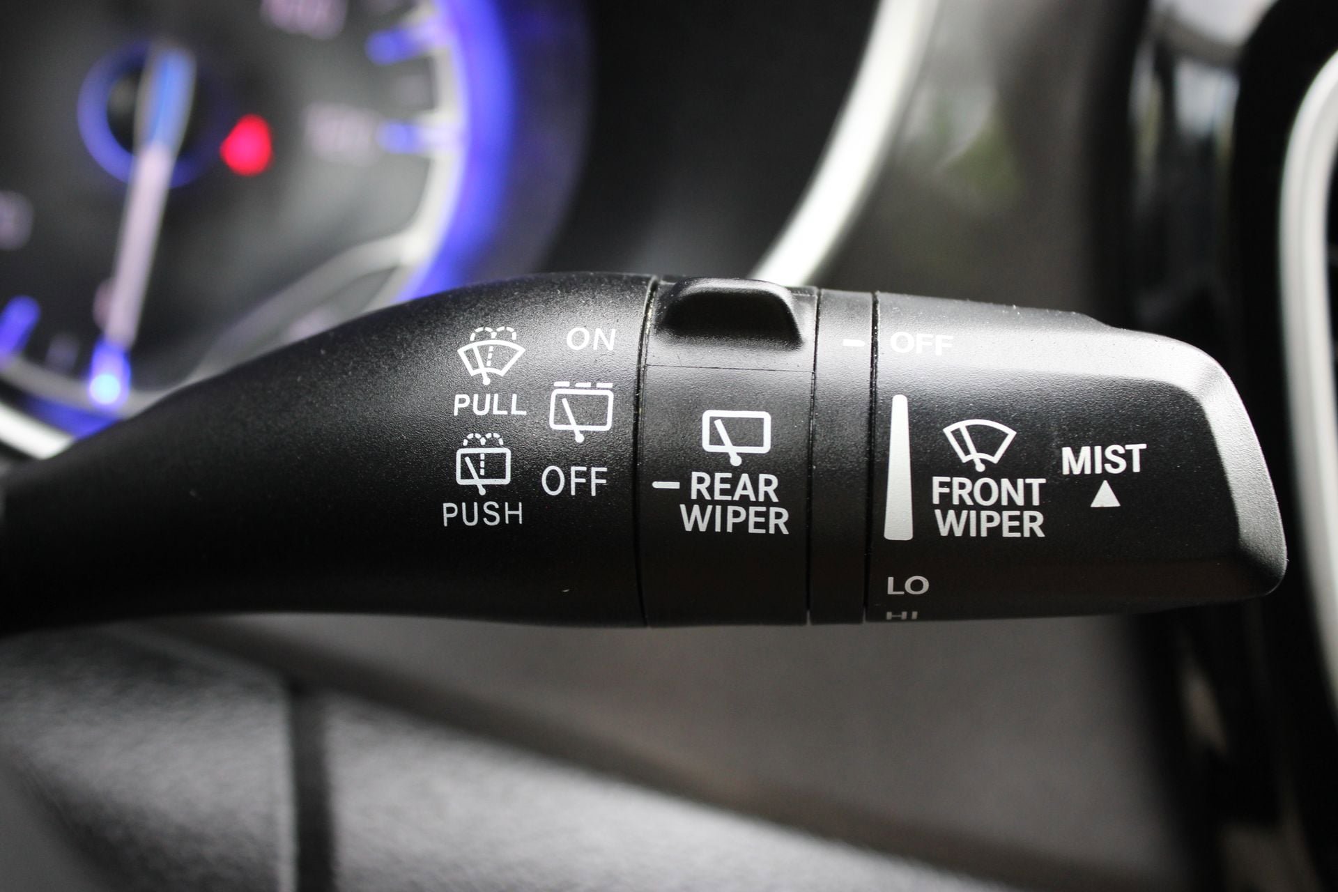 Used 2024 Chrysler Pacifica Touring-L FWD image 35
