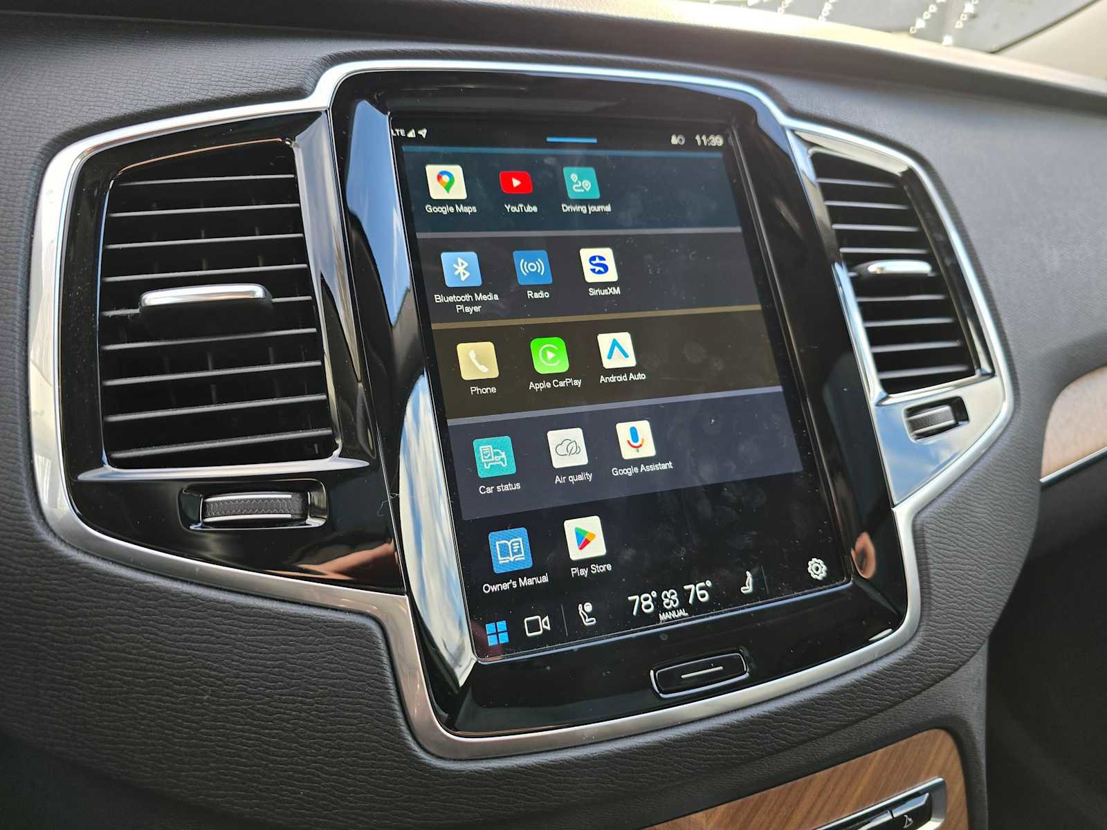 Certified 2024 Volvo XC90 T8 Plus w/ Protection Package Premier image 29