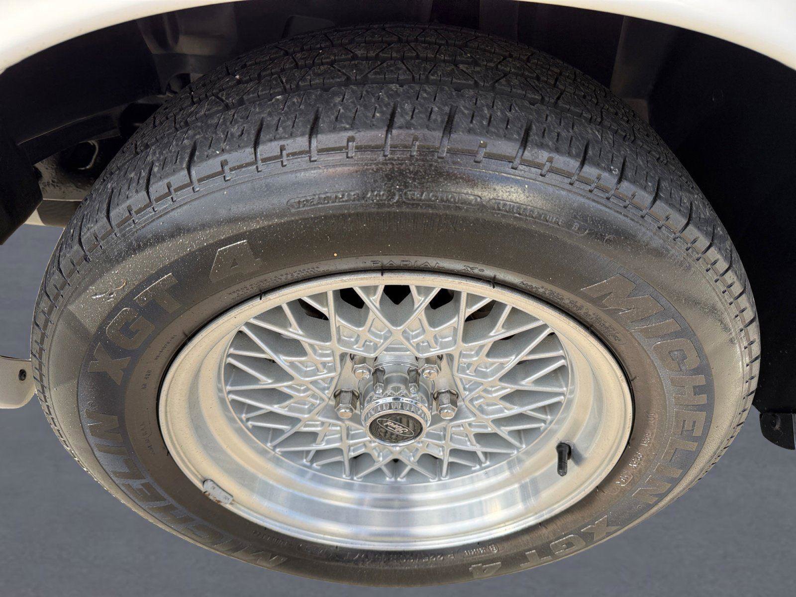 Used 1997 Ford Crown Victoria image 9