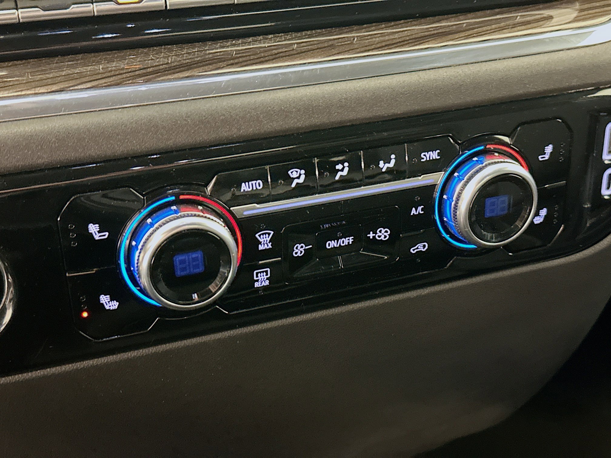 Used 2024 GMC Sierra 1500 Elevation image 24