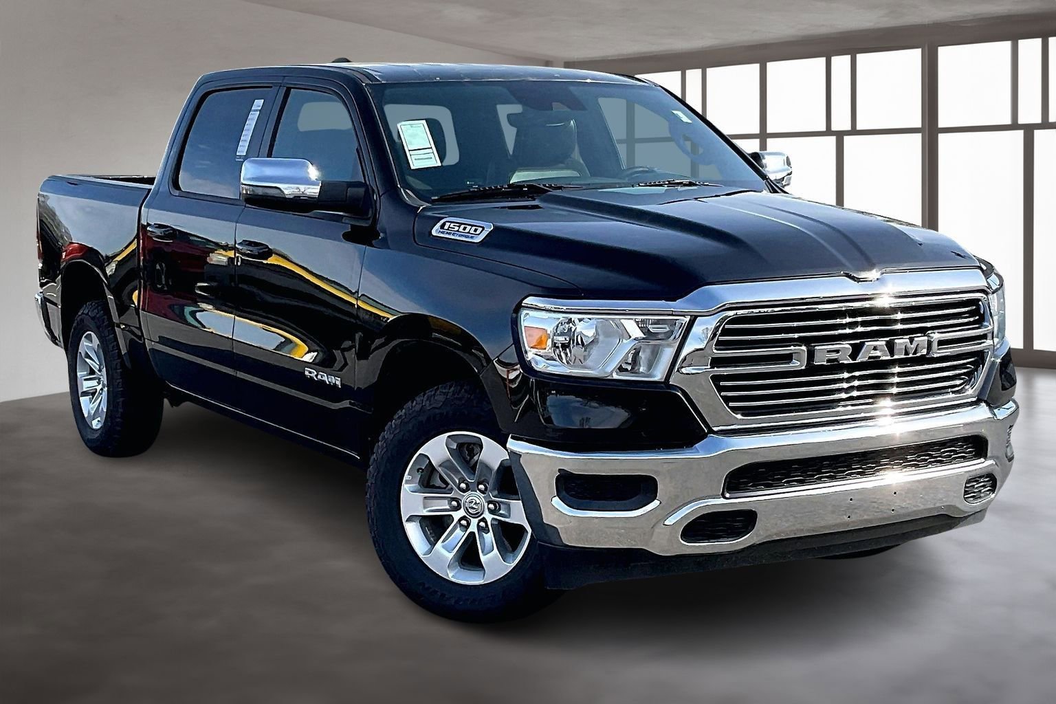 Used 2024 RAM 1500 Laramie image 1