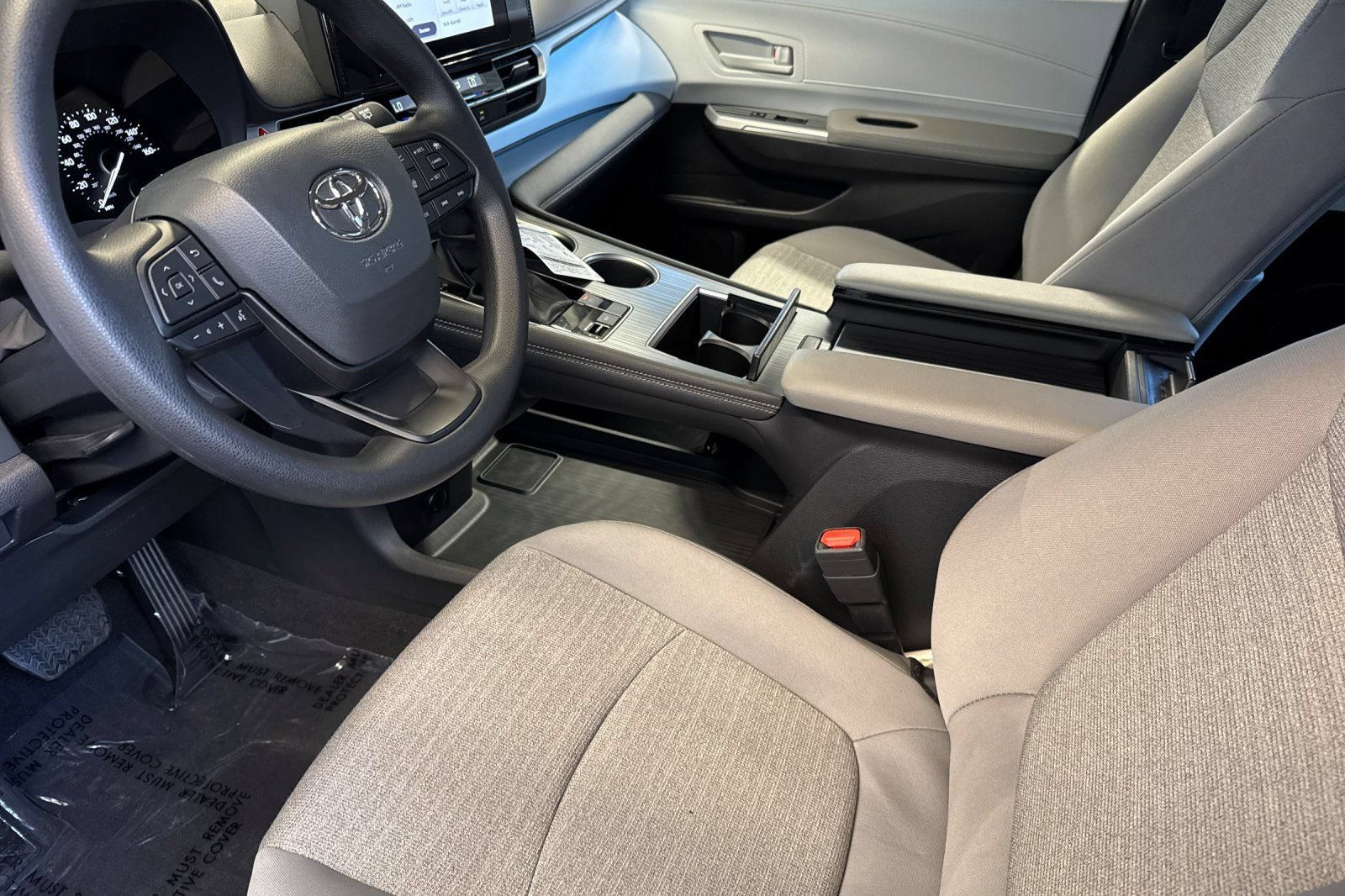 Certified 2026 Toyota Sienna LE FWD image 8