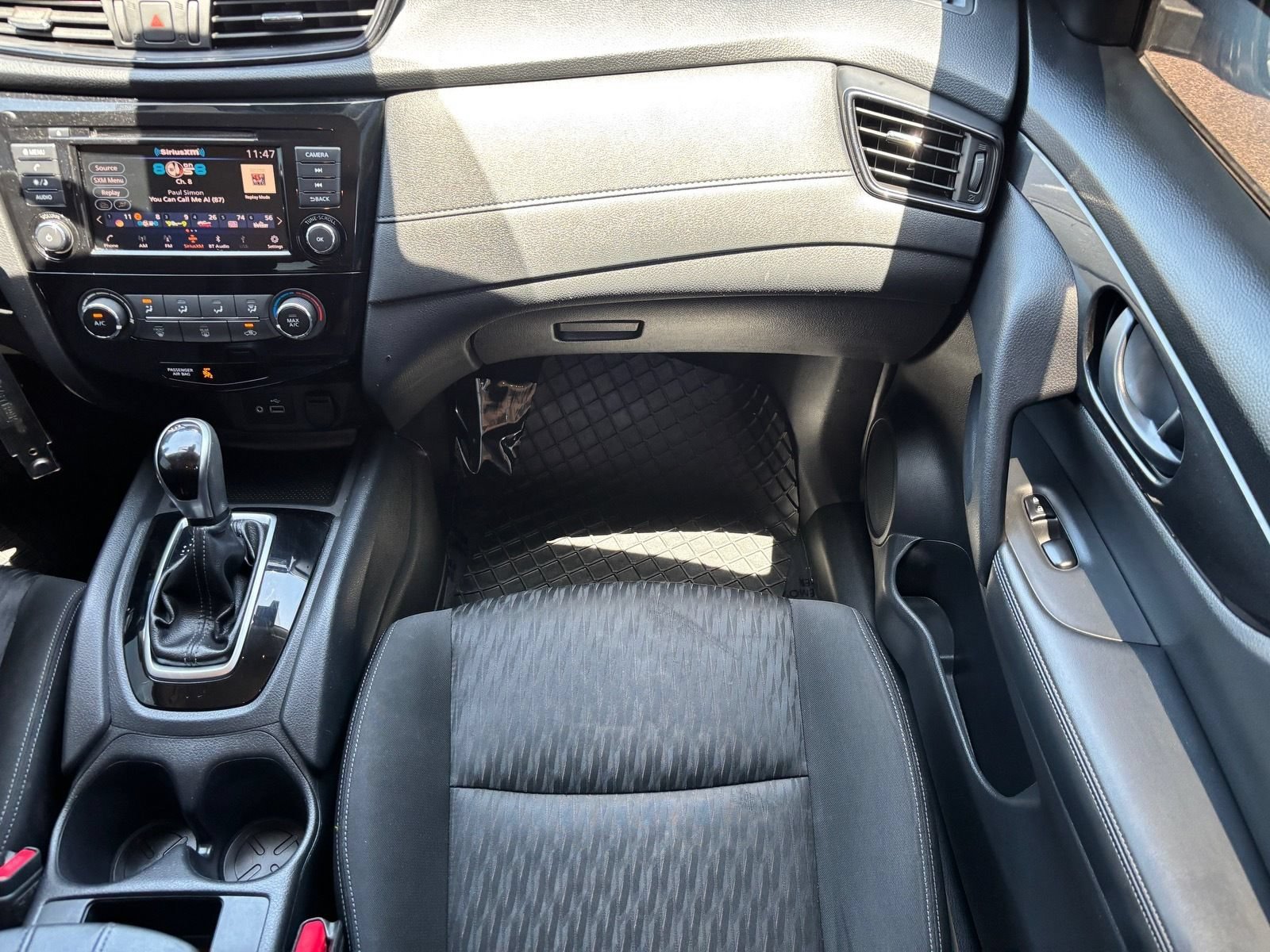 Used 2020 Nissan Rogue S FWD image 14