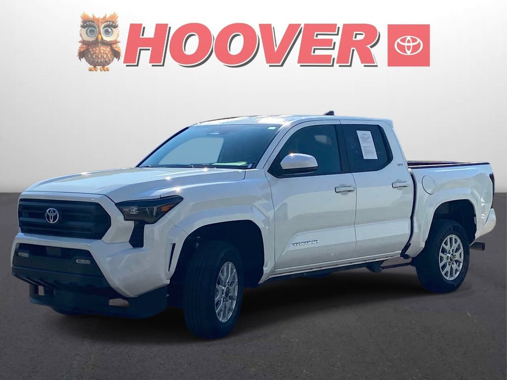 Used 2025 Toyota Tacoma SR5 AWD/4WD image 5