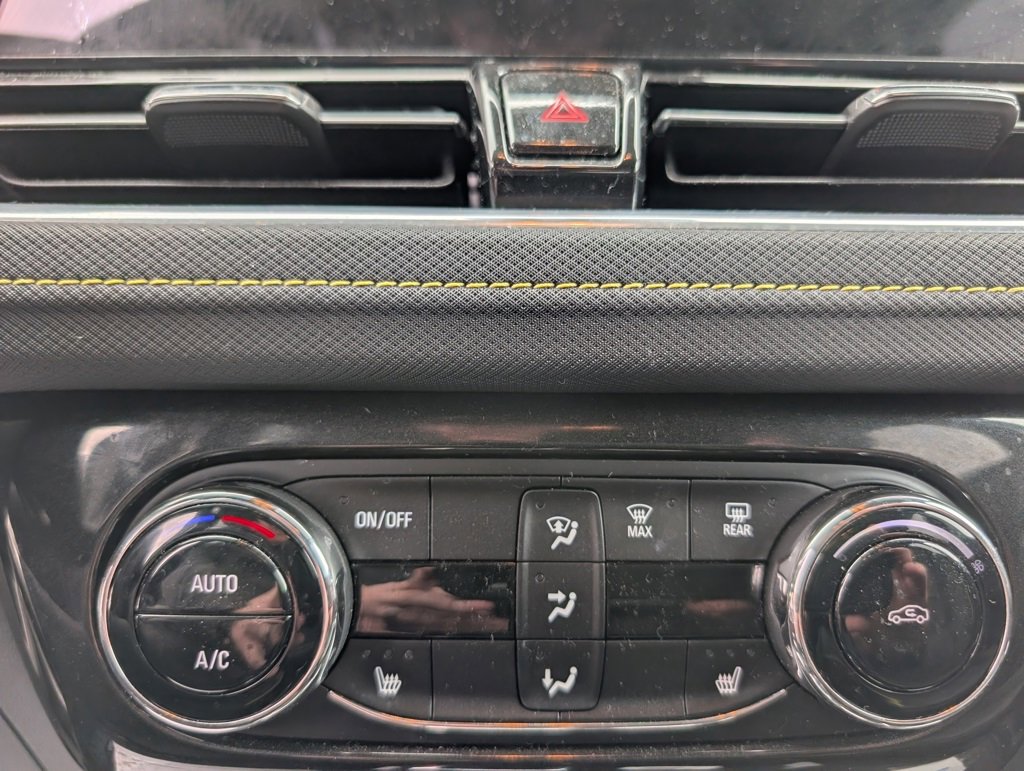 Used 2025 Chevrolet TrailBlazer ACTIV w/ Convenience Package image 16