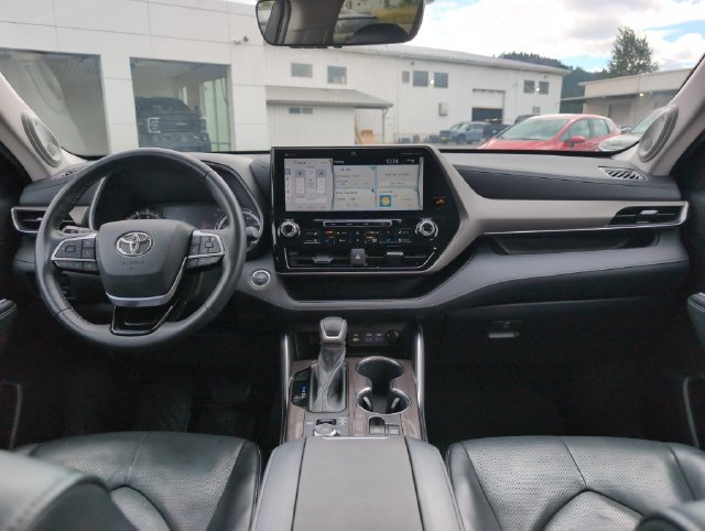 Used 2022 Toyota Highlander Limited AWD/4WD image 11