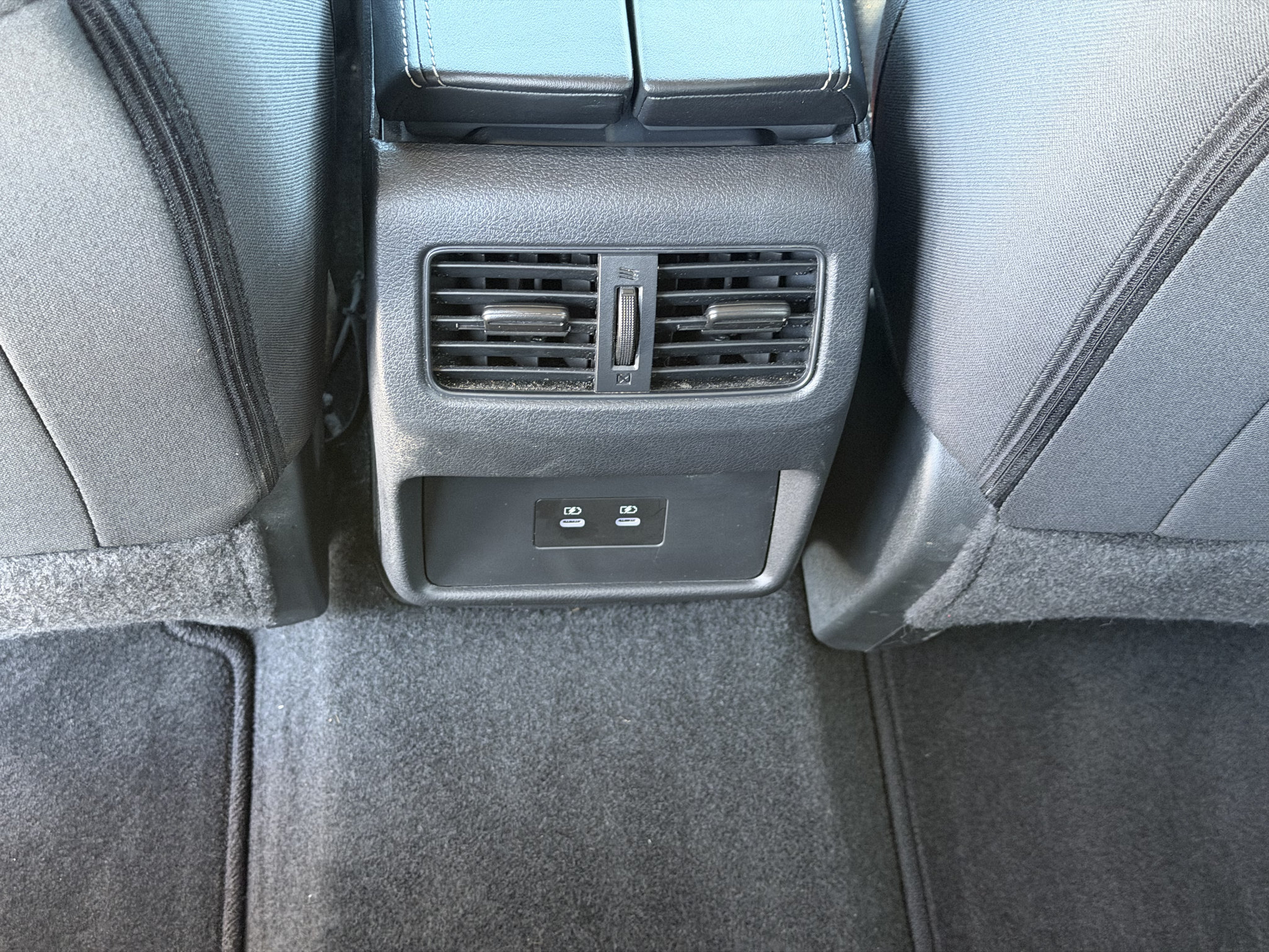 Used 2024 Nissan Rogue SV AWD/4WD image 23