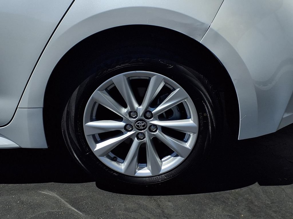 Certified 2024 Toyota Corolla SE FWD image 4