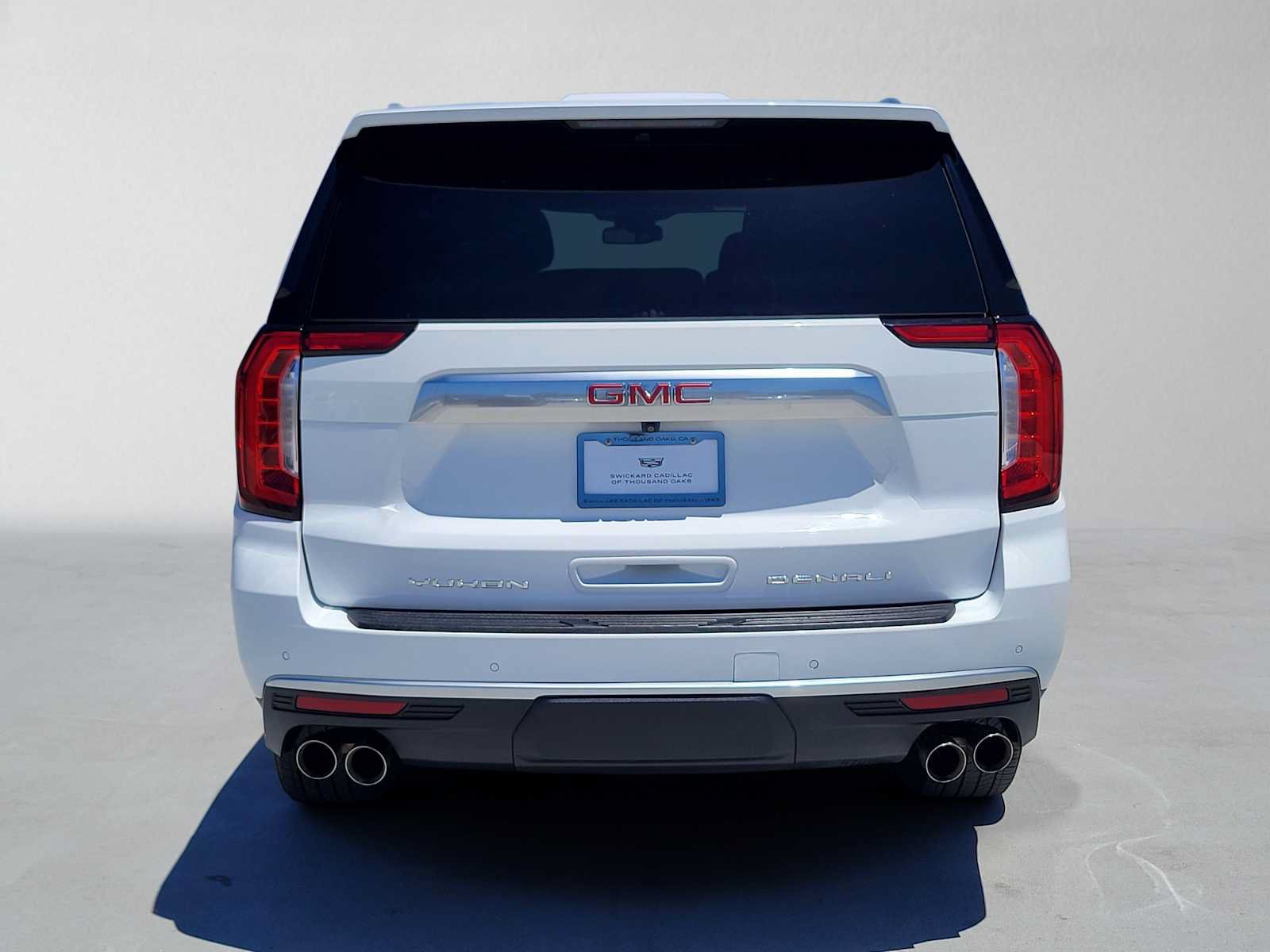 Used 2024 GMC Yukon XL Denali AWD/4WD image 4