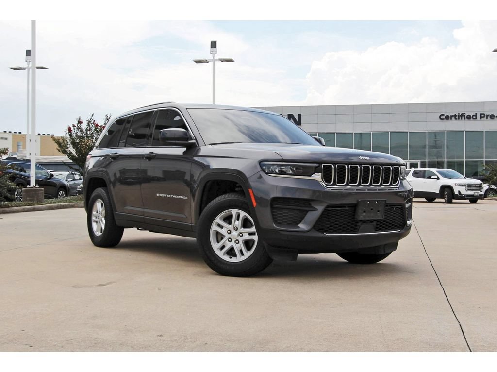 Used 2024 Jeep Grand Cherokee Laredo