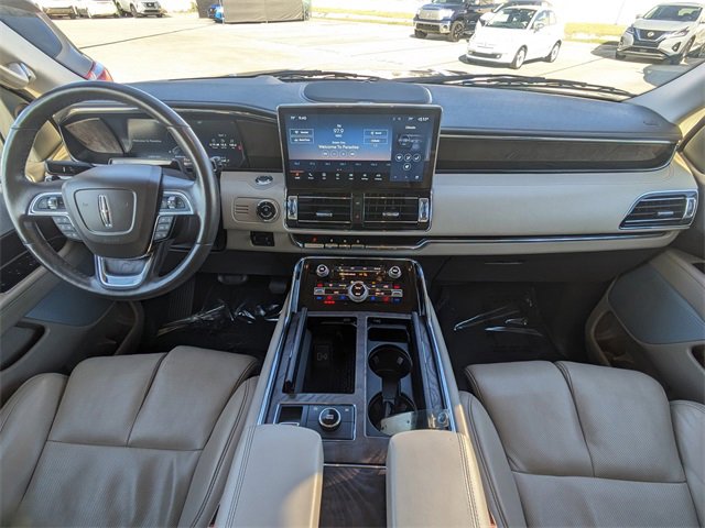 Used 2022 Lincoln Navigator Reserve image 18