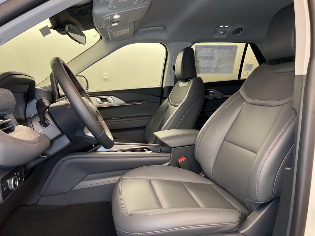 New 2025 Ford Explorer Active w/ Active Comfort Package image 24