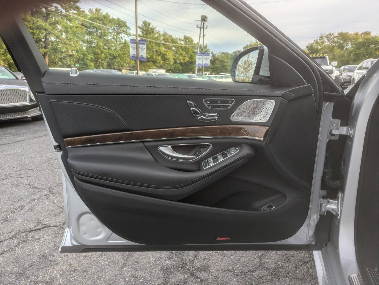 Used 2016 Mercedes-Benz S 550 4MATIC Sedan image 11