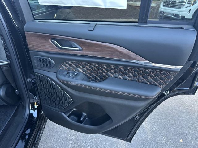 New 2025 Jeep Grand Cherokee Summit w/ Luxury Tech Group V image 16