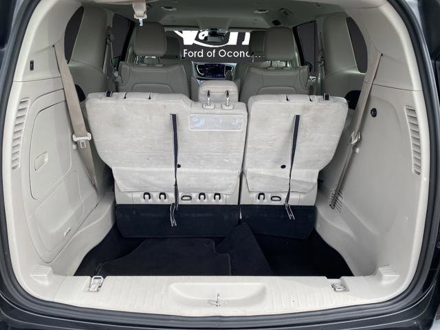Used 2021 Chrysler Pacifica Touring-L image 8