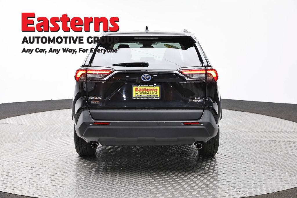 Used 2023 Toyota RAV4 LE AWD/4WD image 6