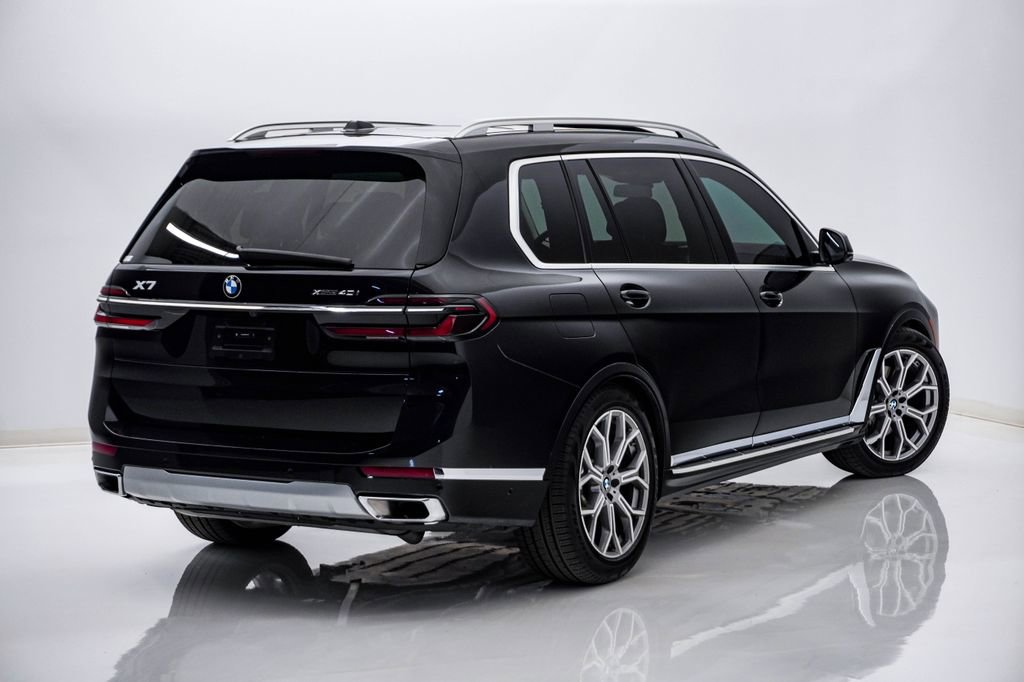 Used 2024 BMW X7 xDrive40i image 11